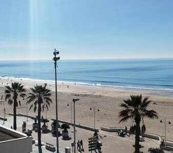 Encantador Apartamento Frente A La Playa Victoria Apartment กาดิซ ภายนอก รูปภาพ